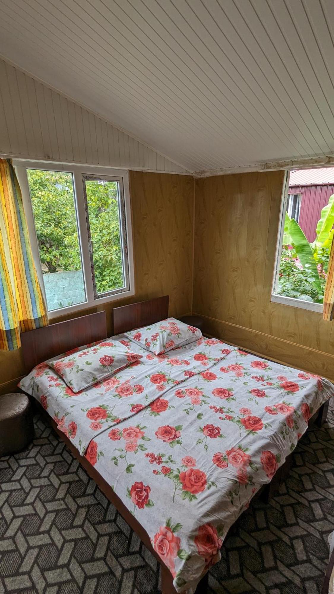Mano'S Guest House Кобулети Екстериор снимка