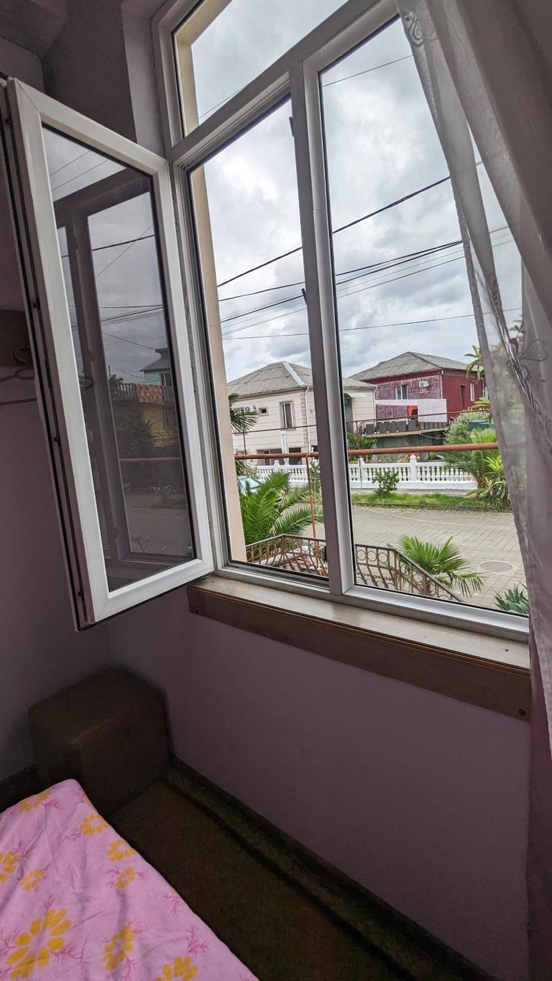 Mano'S Guest House Кобулети Стая снимка