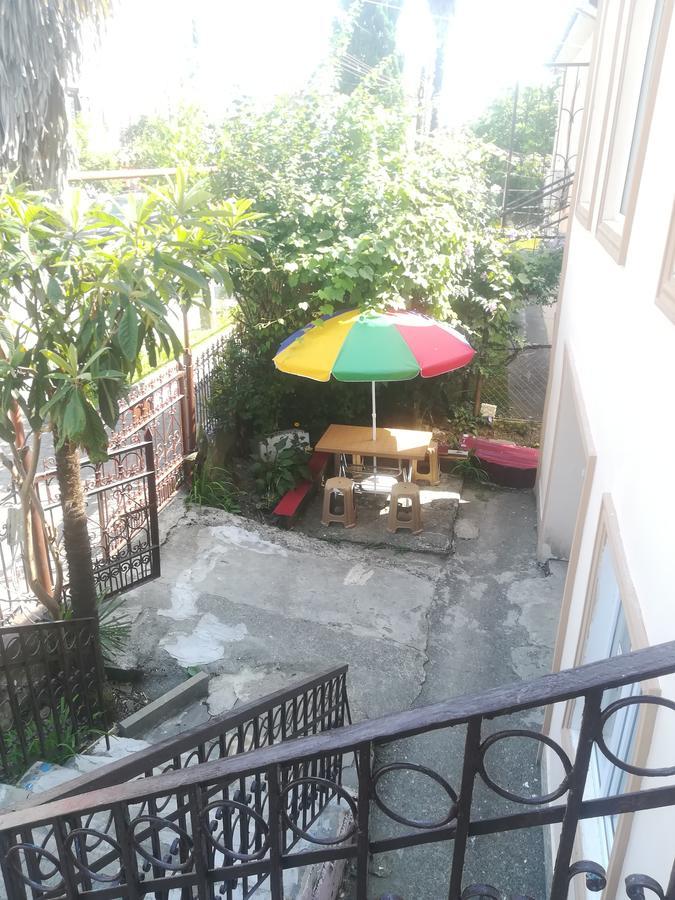 Mano'S Guest House Кобулети Екстериор снимка